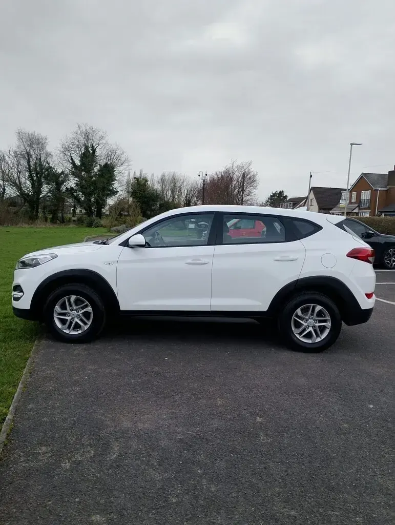 Used Hyundai Tucson 116 HP (85 kW) 2016 White SUV