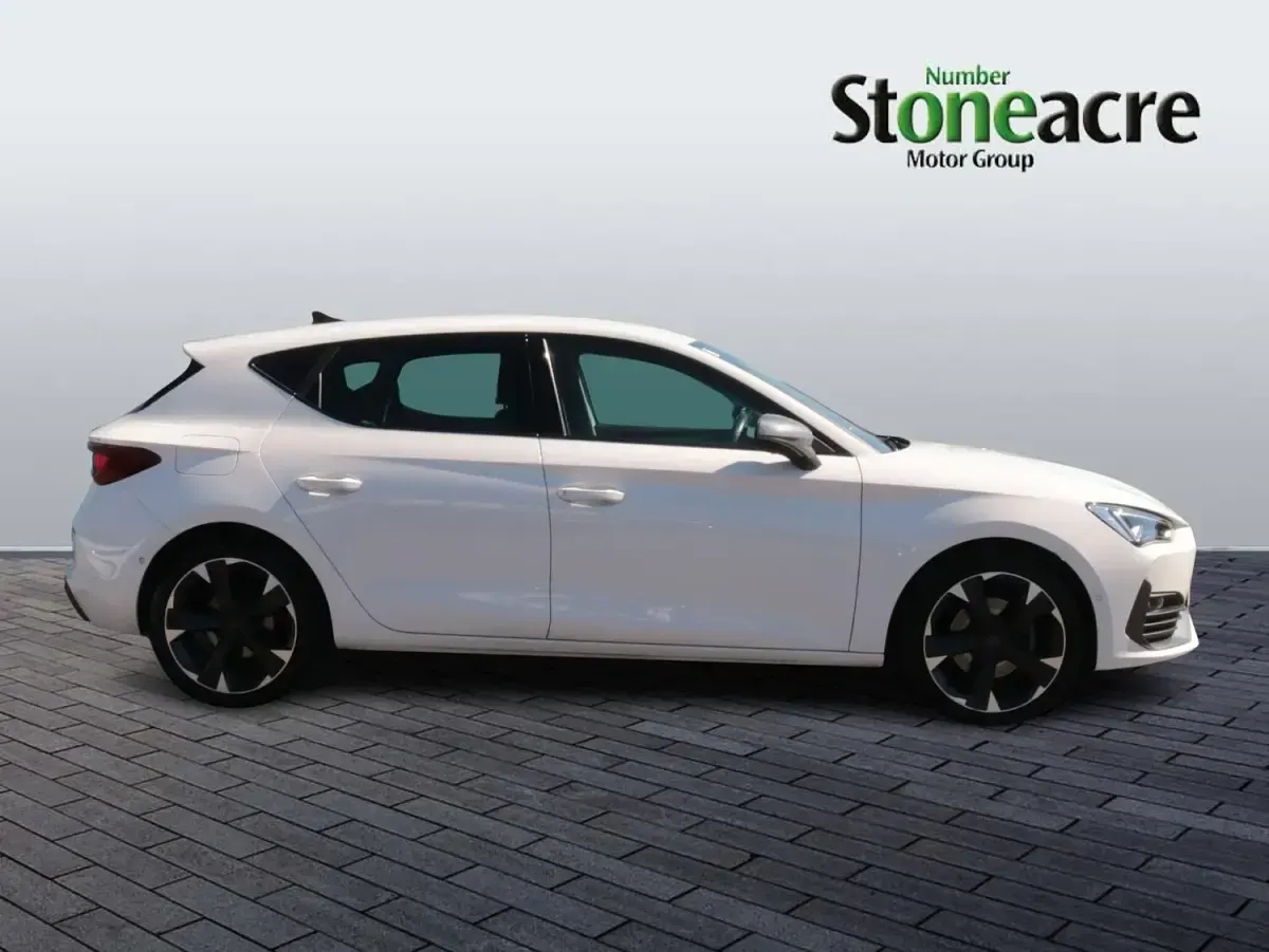 Used Cupra Leon 150 HP (110 kW) 2024 White Hatchback