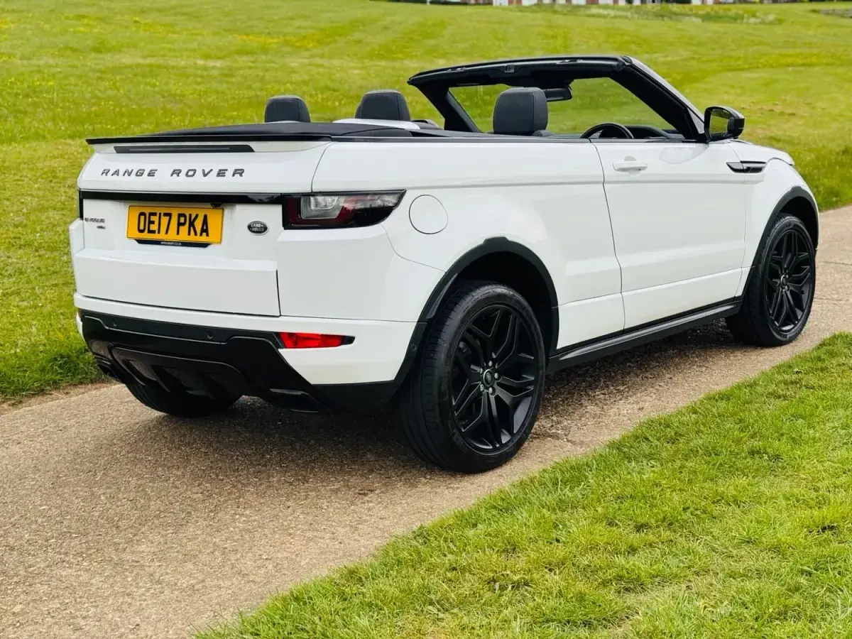 Used Land Rover Range Rover evoque HSE Dynamic 180 HP (132 kW) 2017 White Cabriolet