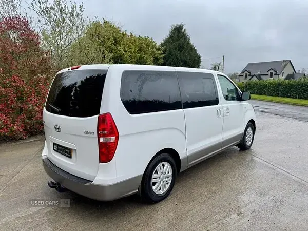 Used Hyundai I800 SE 134 HP (98 kW) 2017 White MPV
