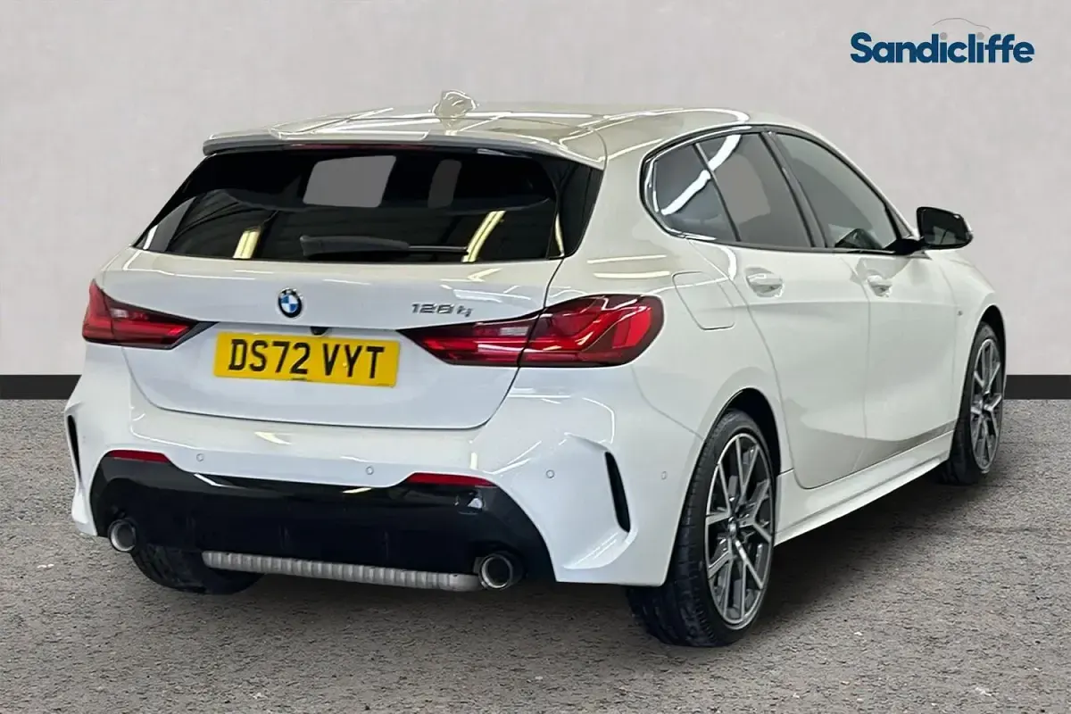 Usado BMW 128 Comfort Edition 265 CV (194 kW) 2024 Blanco Utilitario