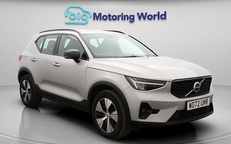 Used Volvo XC40 Plus 211 HP (155 kW) 2023 Silver SUV
