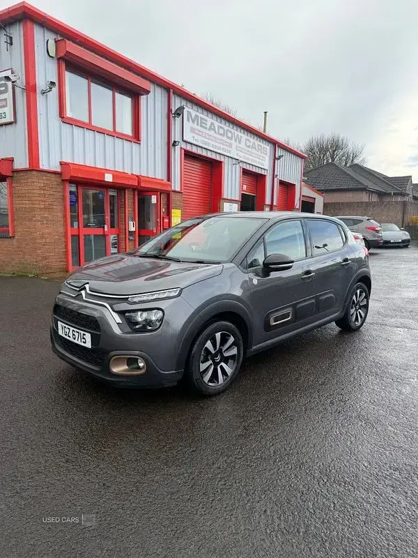 Begagnad Citroën C3 PureTech 2023 Grå Halvkombi