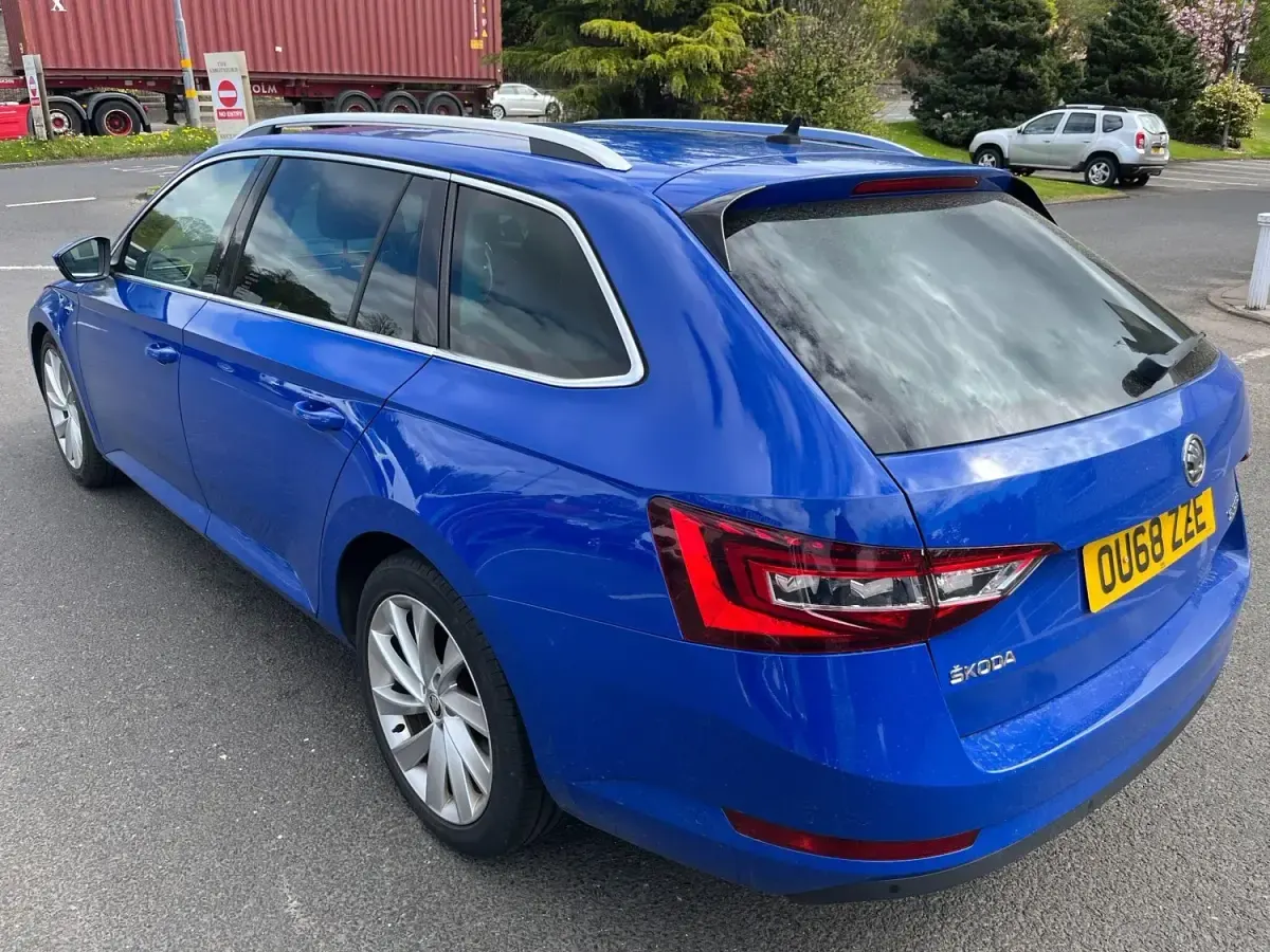 Second-hand Skoda Superb 150 CP (110 kW) 2018 Albastru Break