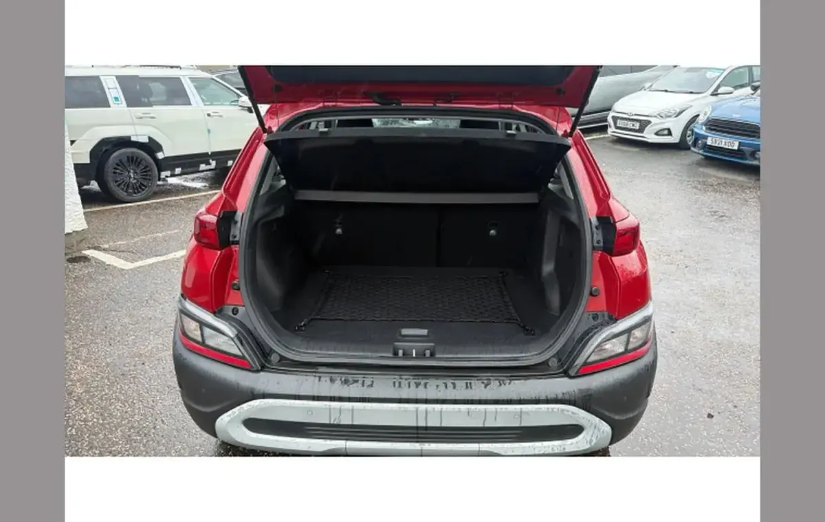 Used Hyundai Kona SE 117 HP (86 kW) 2021 Red SUV