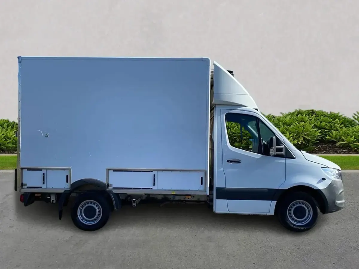 Begagnad Mercedes Sprinter Progressive 2023 Vit Van