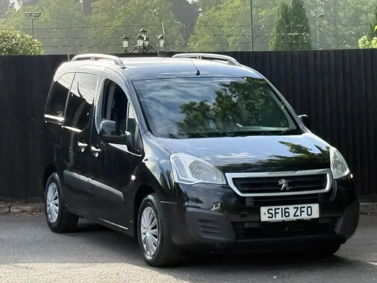 Used Peugeot TePee Active 2016 Black MPV