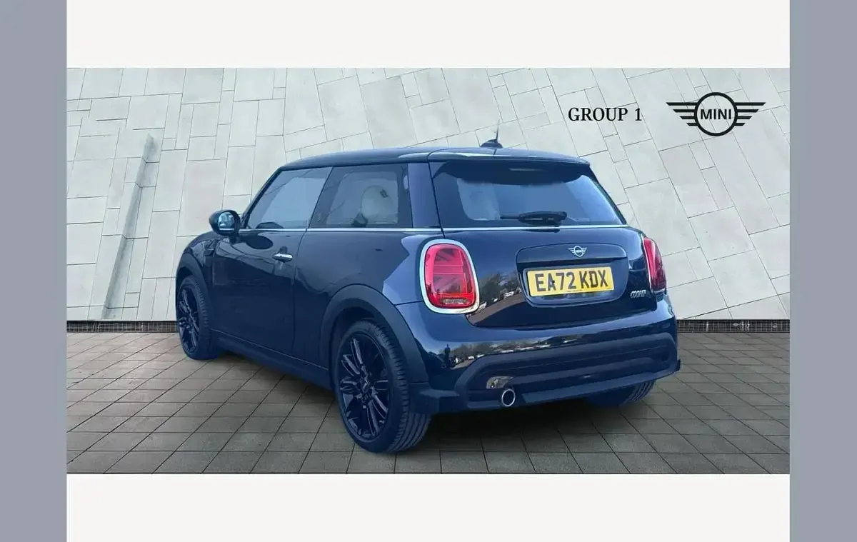 Używany Mini Cooper Exclusive 136 KM (100 kW) 2022 Czarny Hatchback