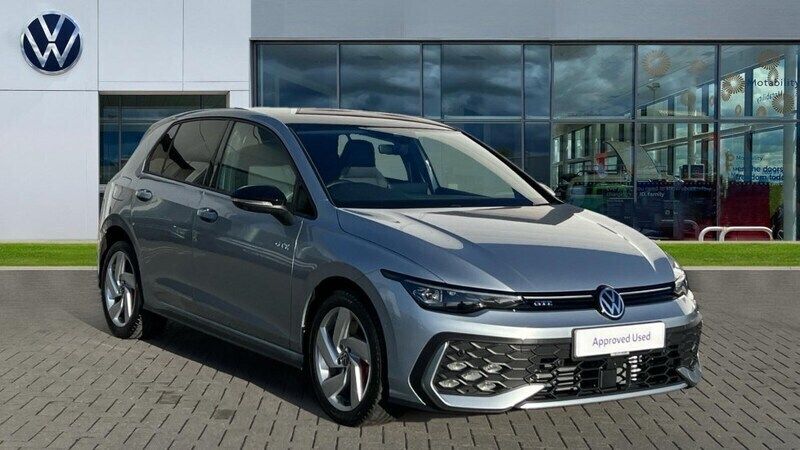 Oyster silver metallic black Used 2024 VW Golf VIII GTE Hatchback | £32,203 - Image 1/4
