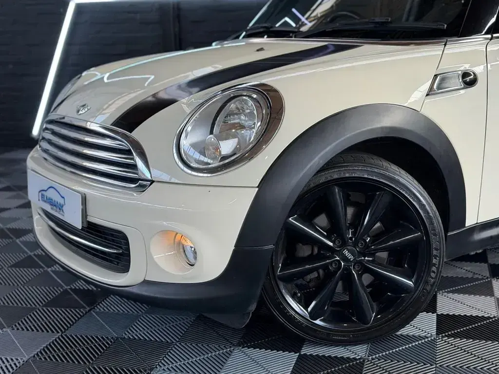 Used Mini Cooper Hatch 122 HP (89 kW) 2013 White Hatchback