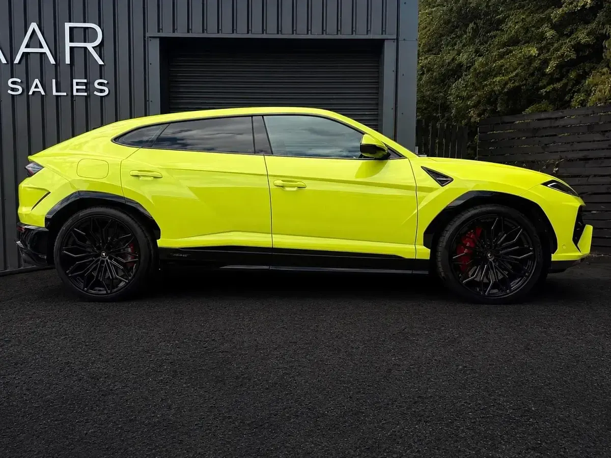 Used Lamborghini Urus 800 HP (588 kW) 2025 Green SUV