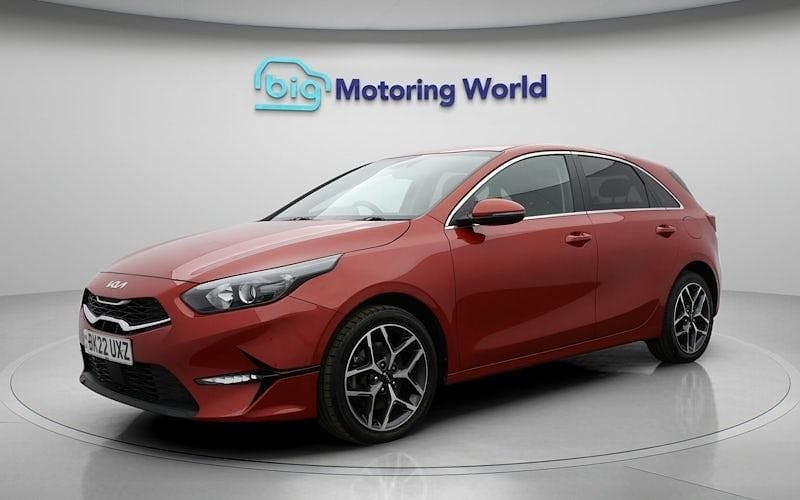 Usado Kia Ceed 160 CV (117 kW) 2021 Rojo Utilitario