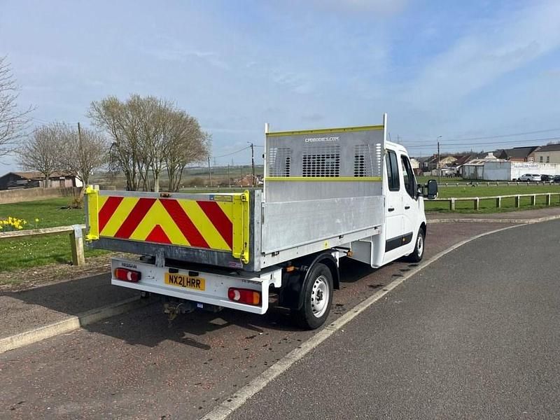 Used Nissan NV400 S 2021 White Van