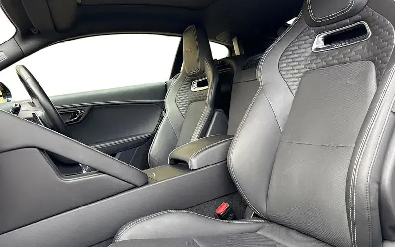 Usado Jaguar F-Type R-Dynamic 450 CV (330 kW) 2022 Coupe