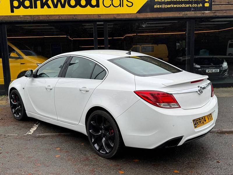 Used Vauxhall Insignia 321 HP (236 kW) 2010 White Sedan