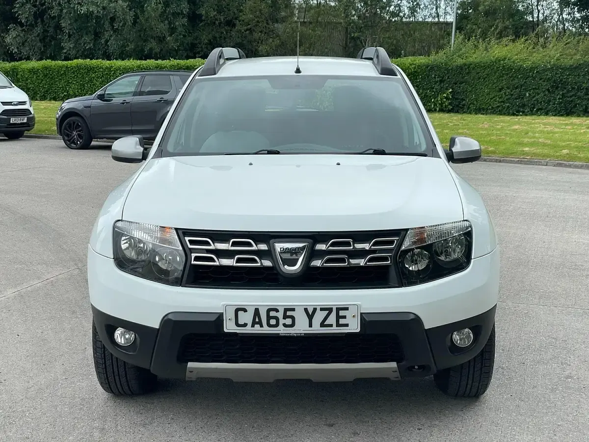 Used Dacia Duster Lauréate 2016 White SUV