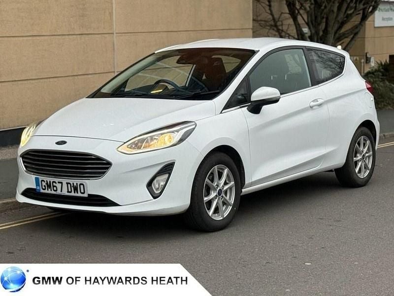 Used Ford Fiesta Zetec 100 HP (73 kW) 2018 White Hatchback