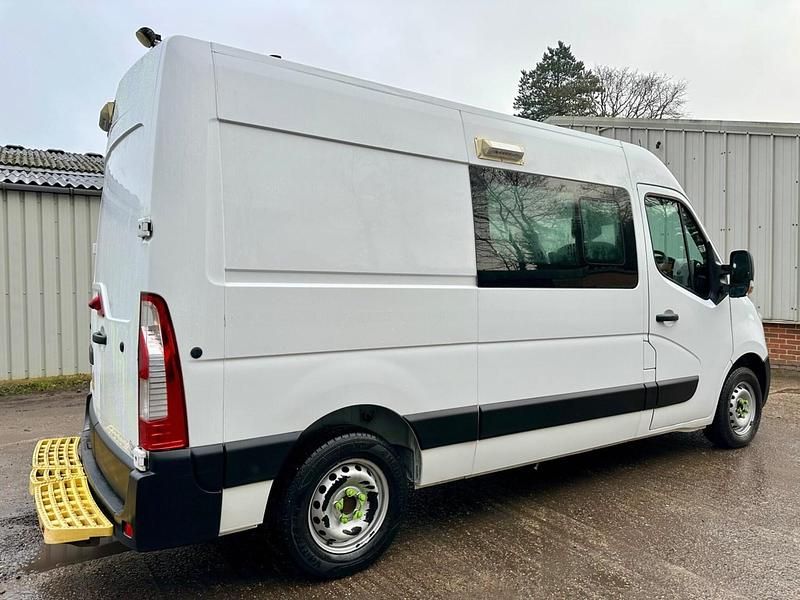 Used Vauxhall Movano 130 HP (95 kW) 2019 White MPV
