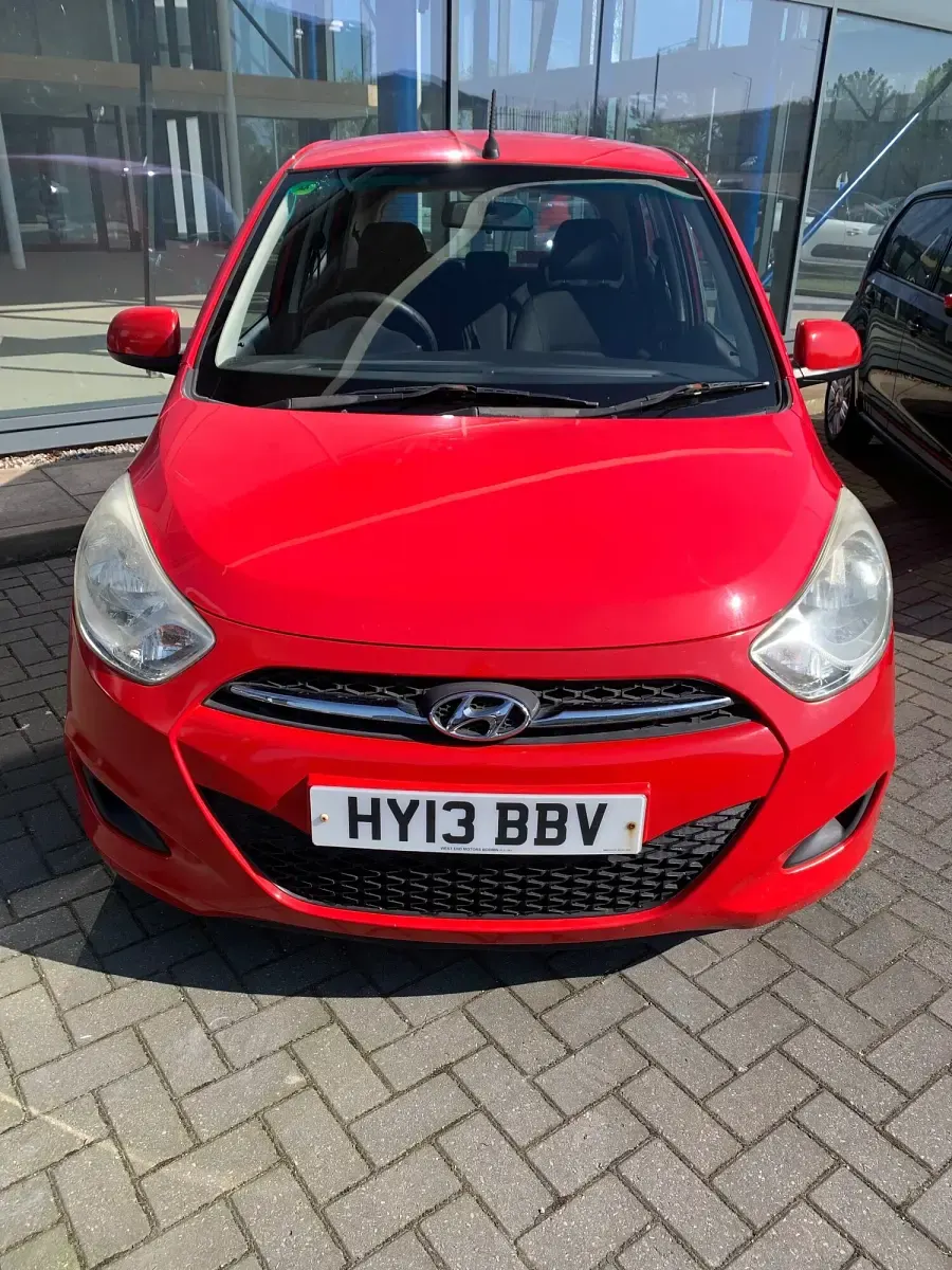 Used Hyundai i10 Classic 2013 Red Hatchback