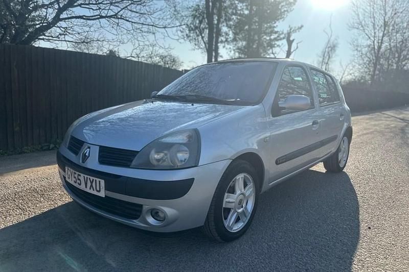 Used Renault Clio II Dynamique 2005 Silver Hatchback