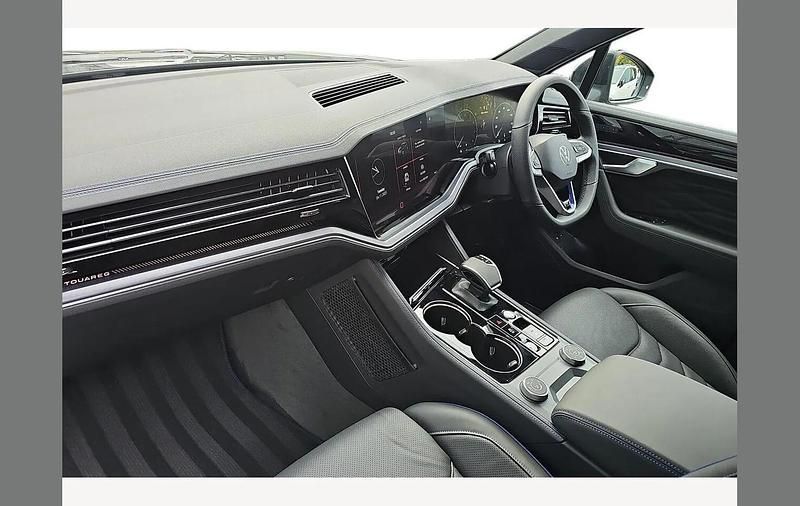 New VW Touareg R 462 HP (339 kW) 2025 Black SUV