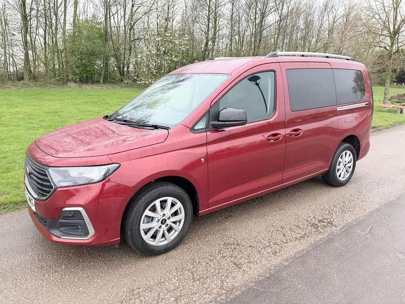 Used Ford Grand Tourneo Connect 2023 Red MPV