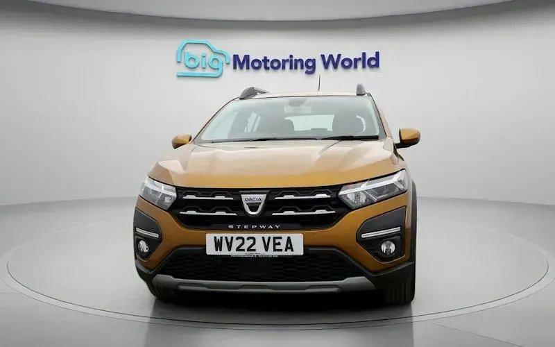 Used Dacia Sandero Comfort 91 HP (66 kW) 2022 Orange Hatchback