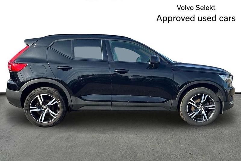 Used Volvo XC40 R-Design 161 HP (118 kW) 2021 Black SUV