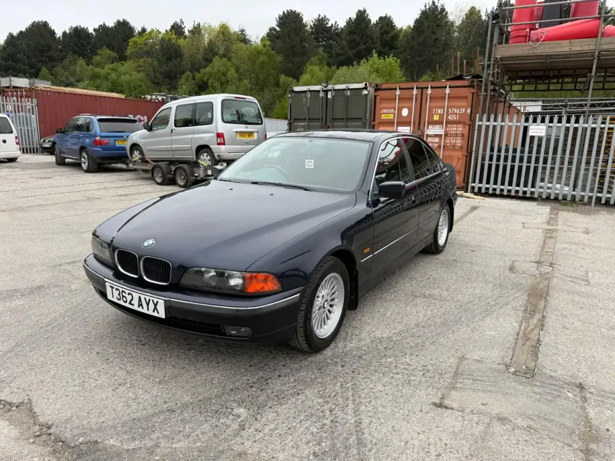 Begagnad BMW 520 1999 Blå Sedan
