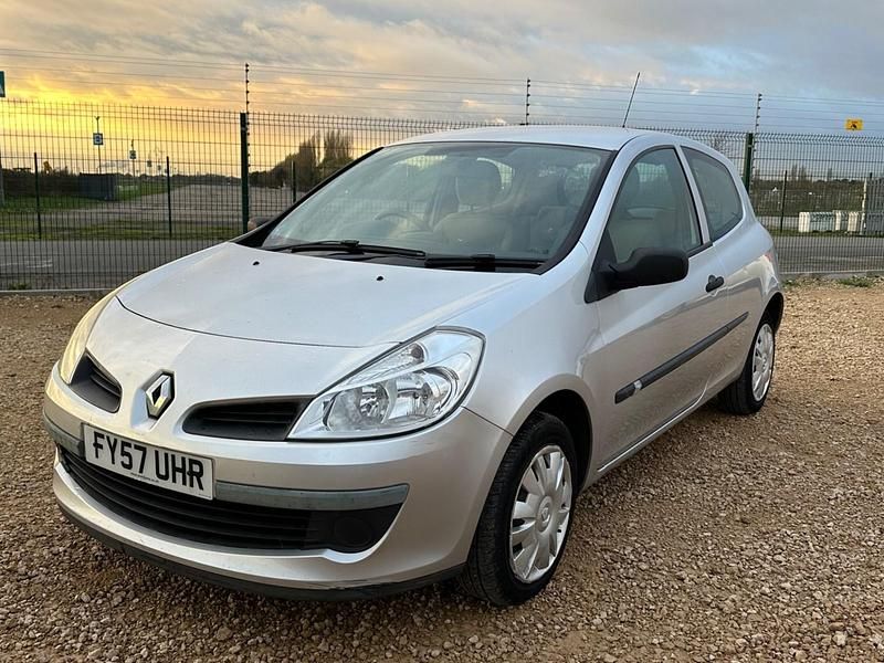 Used Renault Clio II Expression 2007 Silver Hatchback
