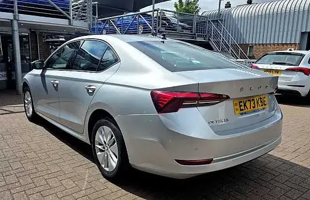 Used Skoda Octavia SE 110 HP (80 kW) 2023 Brilliant silver metallic Hatchback