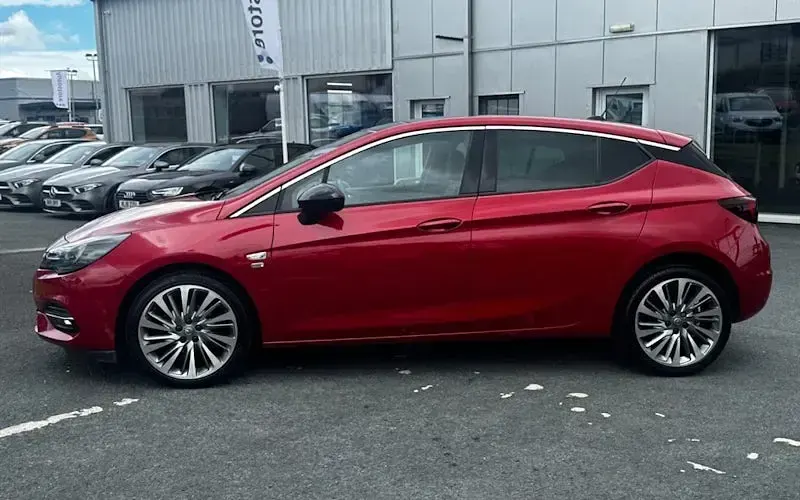 Used Vauxhall Astra Edition 145 HP (106 kW) 2021 Red Hatchback