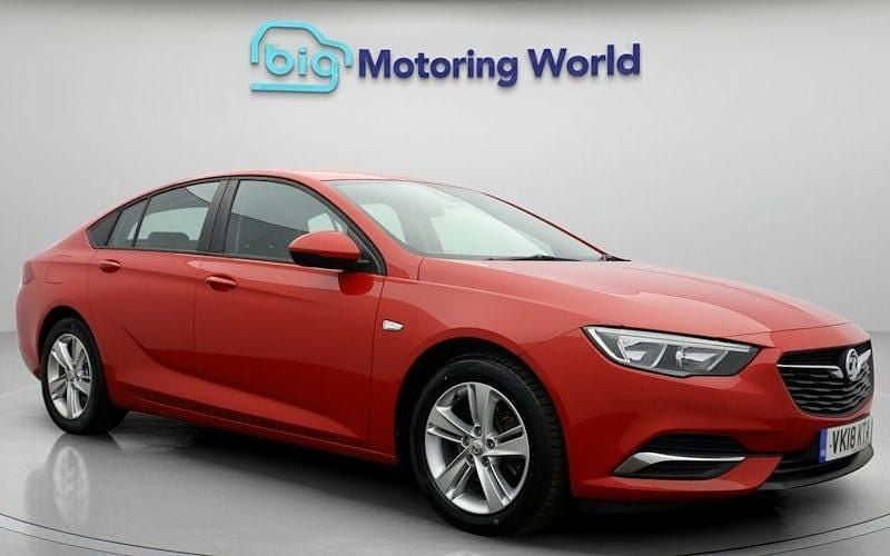 Used 2020 Vauxhall Insignia Design Edition Hatchback | £7,900 (Good price) - Image 1/4