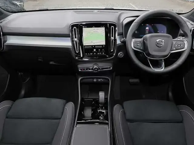 New Volvo XC40 Plus 161 HP (118 kW) 2026 SUV