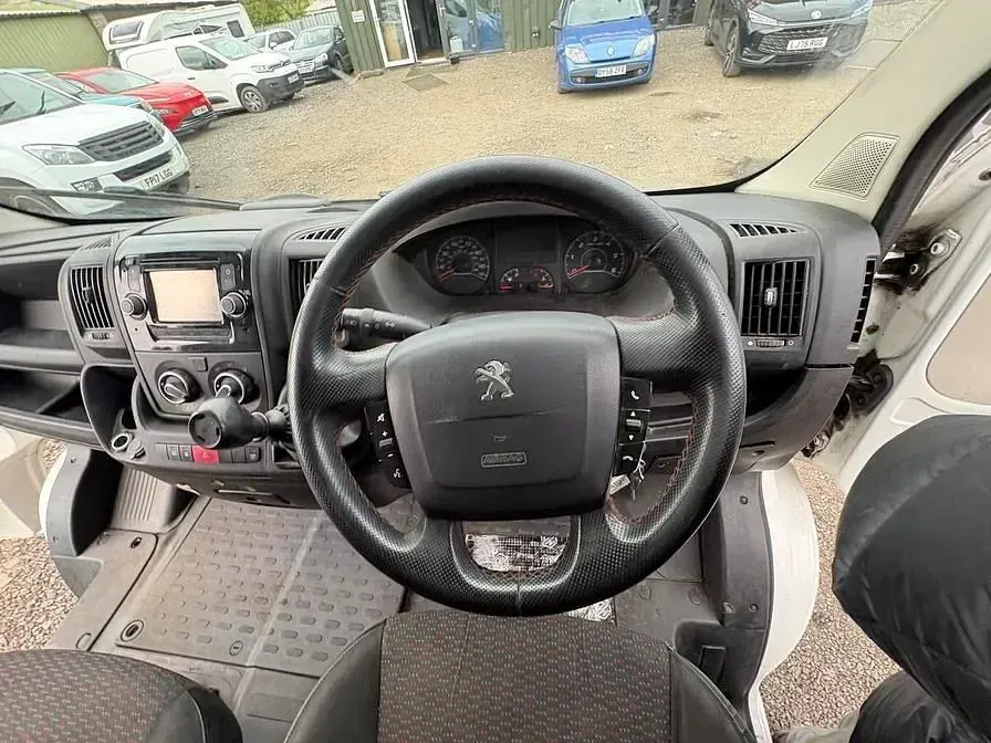 Begagnad Peugeot Boxer 2016 Vit Van