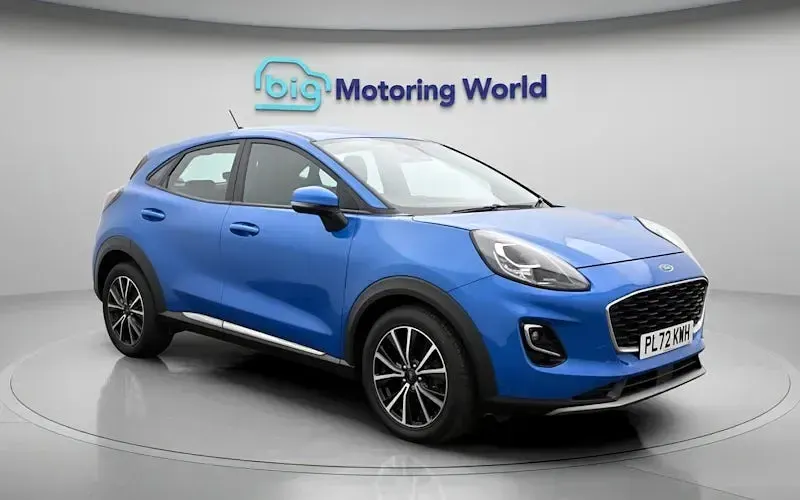Käytetty Ford Puma Titanium 155 HP (114 kW) 2023 Sininen Katumaasturi