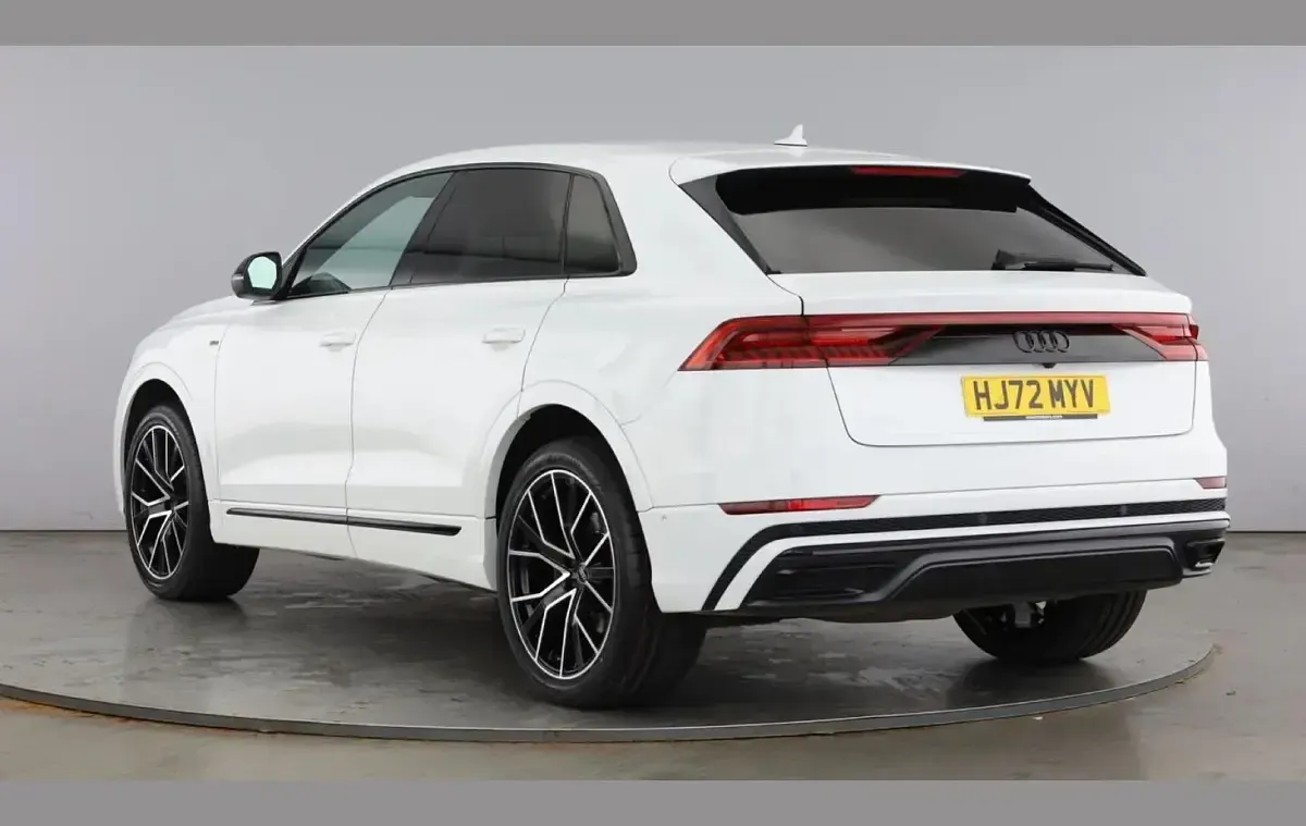 Used Audi Q8 Black Edition 340 HP (250 kW) 2022 White SUV