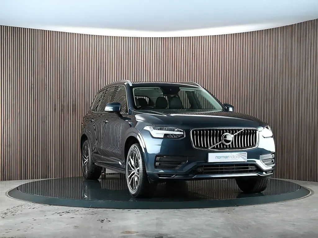 Used Volvo XC90 Momentum 235 HP (172 kW) 2022 Blue SUV