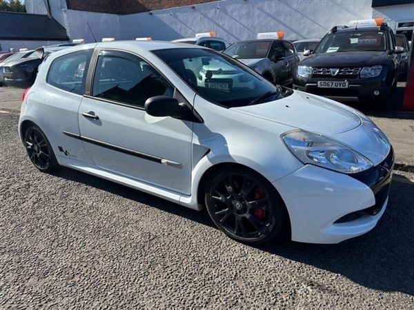 White Used 2011 Renault Clio II Hatchback | £5,095 (Fair price) - Image 1/1