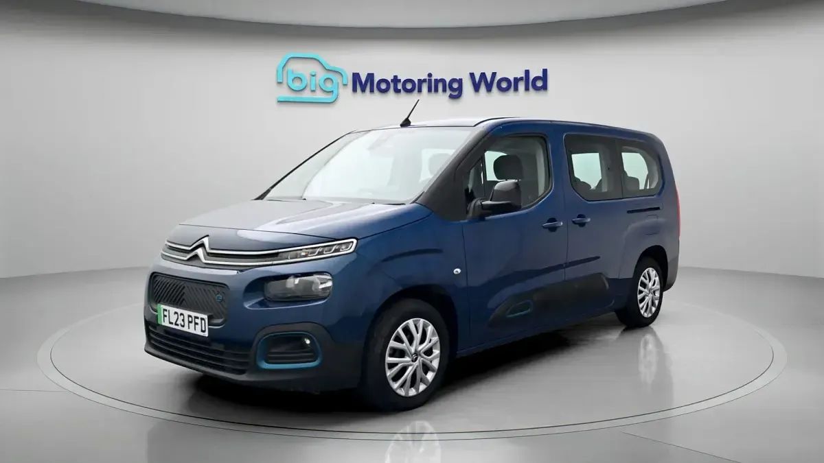 Used Citroën e-Berlingo Feel 100 kW (136 HP) 2023 Blue MPV