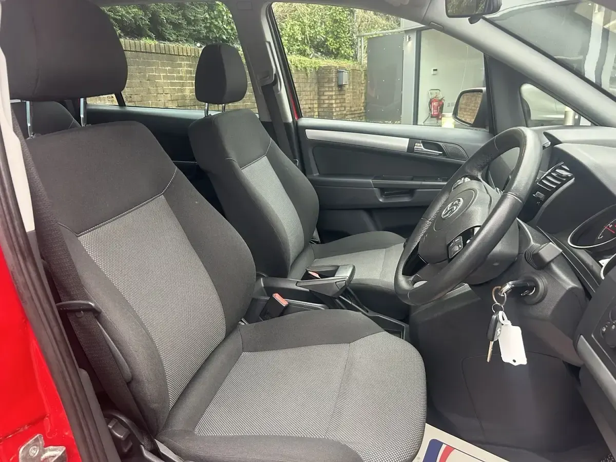 Used Vauxhall Zafira 125 HP (91 kW) 2014 Red MPV