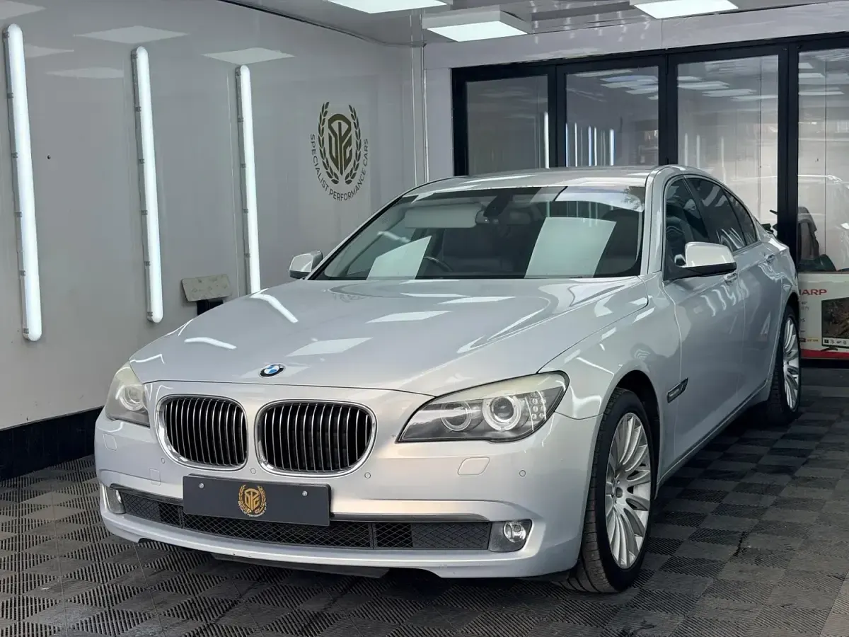 Used BMW 730 Luxury Line 2012 Yellow/silver Sedan