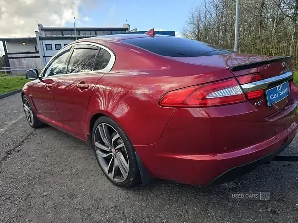Używany Jaguar XF Luxury 200 KM (147 kW) 2015 Czerwony Sedan/Limuzyna