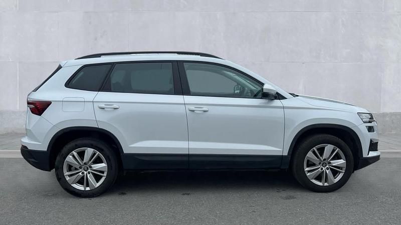 Używany Skoda Karoq SE 150 KM (110 kW) 2025 Biały SUV