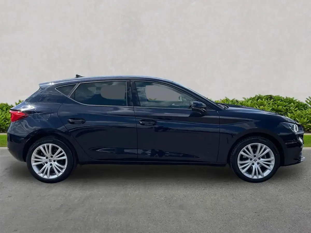 Second-hand Seat Leon SE Dynamic 130 CP (95 kW) 2021 Albastru Hatchback