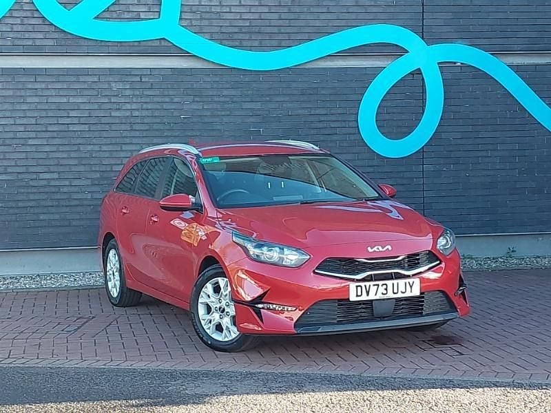 Red Used 2023 Kia Ceed Hatchback | £15,998 (Good price) - Image 1/4