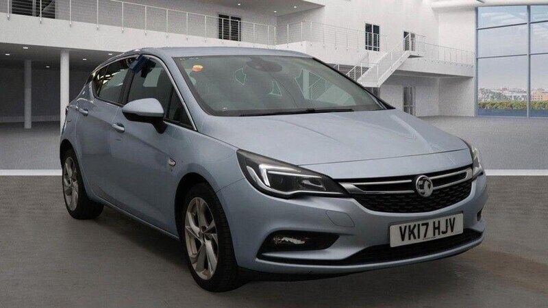 Silver Used 2017 Vauxhall Astra SRi Hatchback | £6,995 (Fair price) - Image 1/2