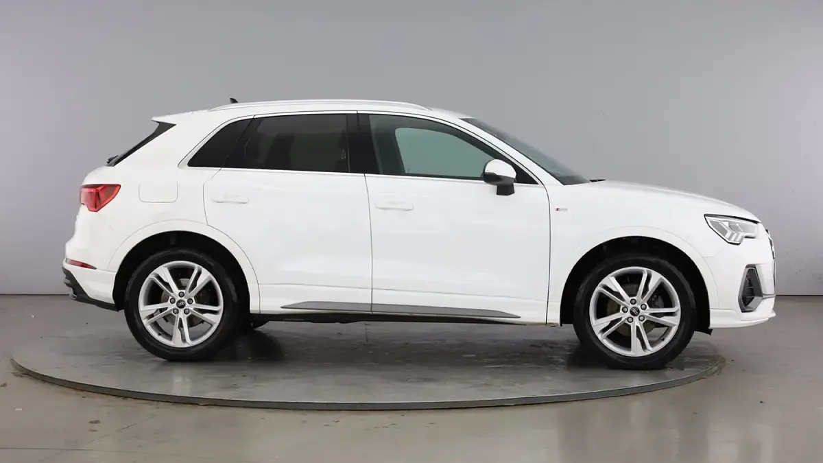 Used Audi Q3 S-Line 150 HP (110 kW) 2025 White SUV