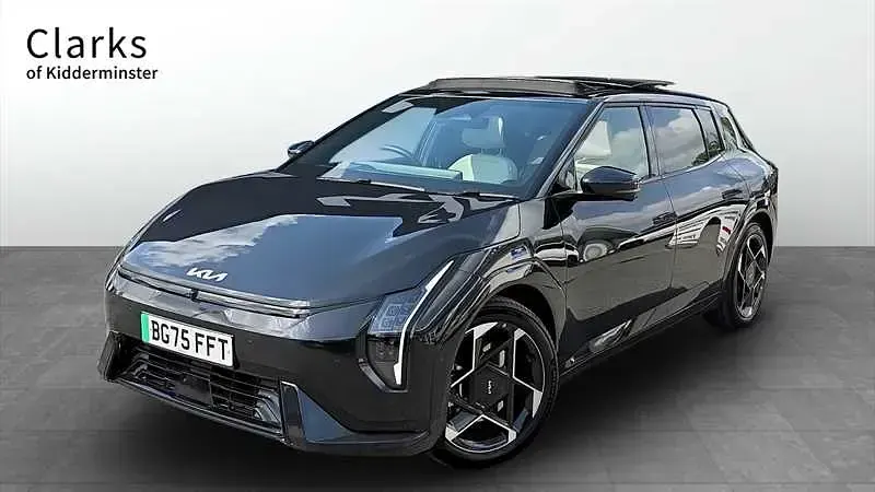 Begagnad Kia EV4 GT-Line S 147 kW (201 HK) 2025 Svart Halvkombi