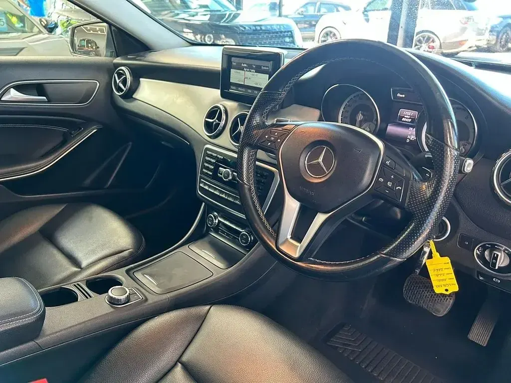 Used Mercedes GLA250 Premium 211 HP (155 kW) 2014 Grey SUV
